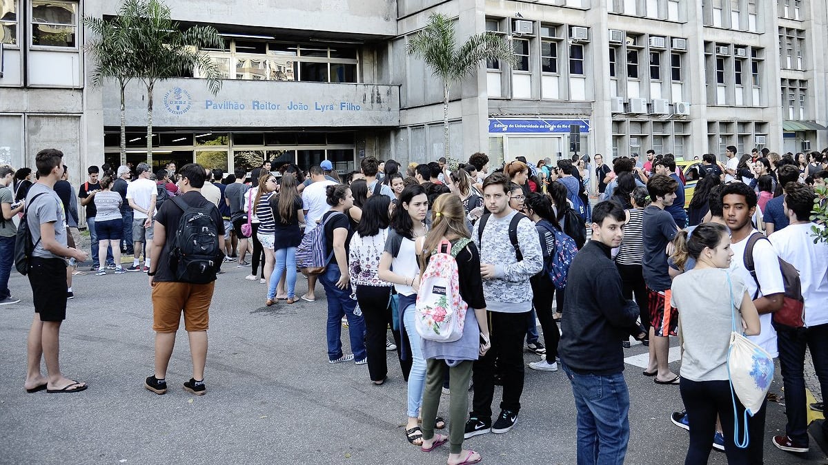 Frente Parlamentar realiza audiência pública sobre tarifa zero no Enem e vestibulares no Rio