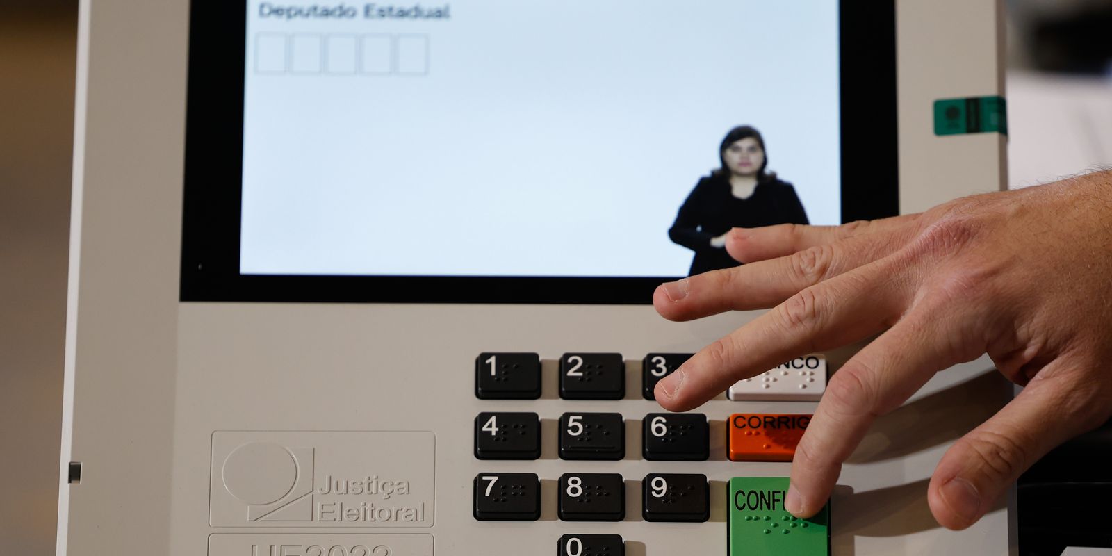 TRE-RJ altera locais de votação por segurança nas eleições