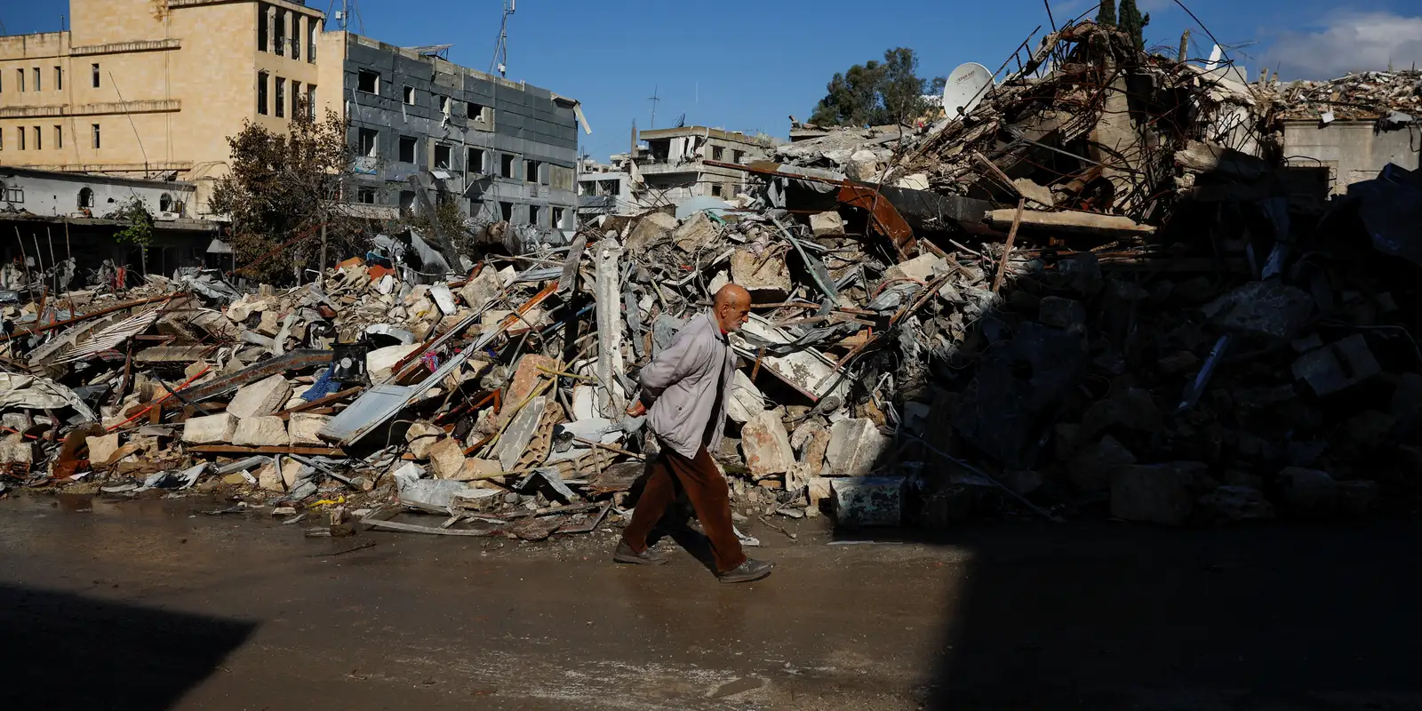 Israel bombardeia sul do Líbano e ataques atingem Ucrânia e Alemanha