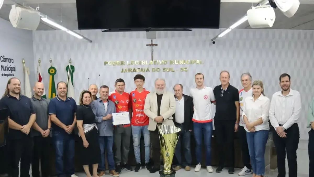 Câmara de Jaraguá do Sul homenageia Sport Club Estrella pela conquista invicta na Segunda Divisão