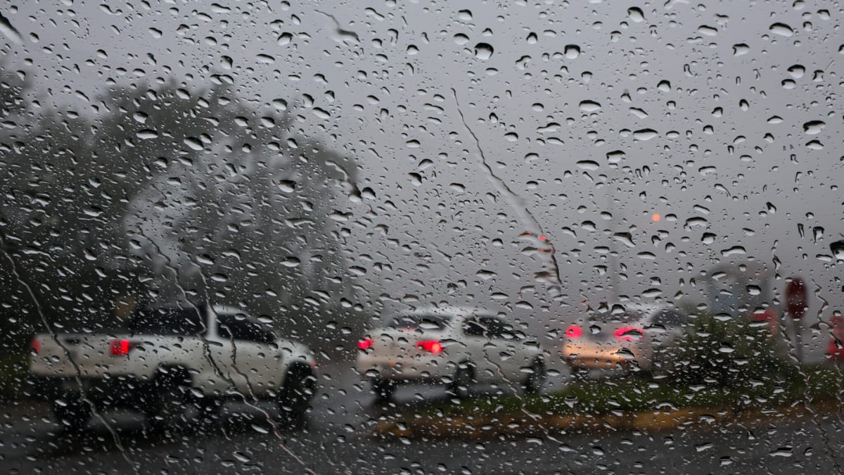 Santa Catarina enfrenta temporais com raios, ventos fortes e granizo a partir da tarde