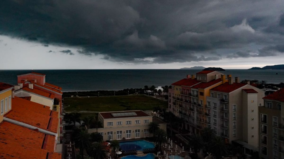 Frente fria provoca temporais no Oeste de Santa Catarina entre quinta e sexta