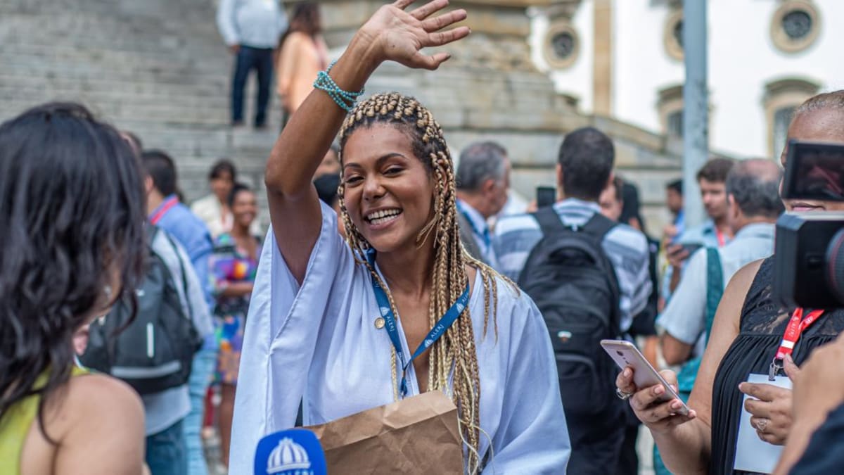 Deputada Dani Balbi pede revogação de decreto que extingue Secretaria de Ciência e Tecnologia no Rio