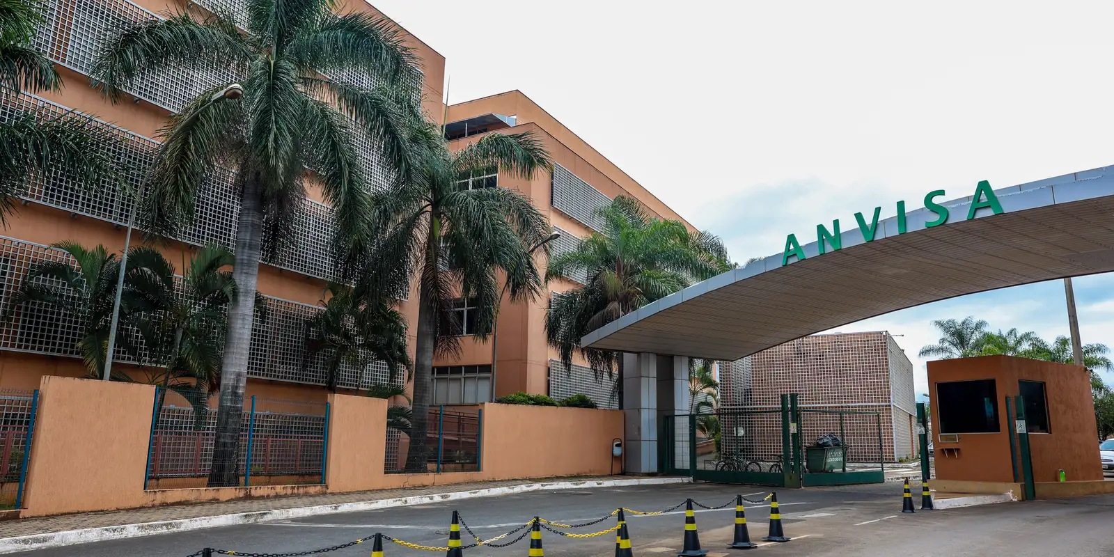 Anvisa apreende remédios para emagrecimento sem registro