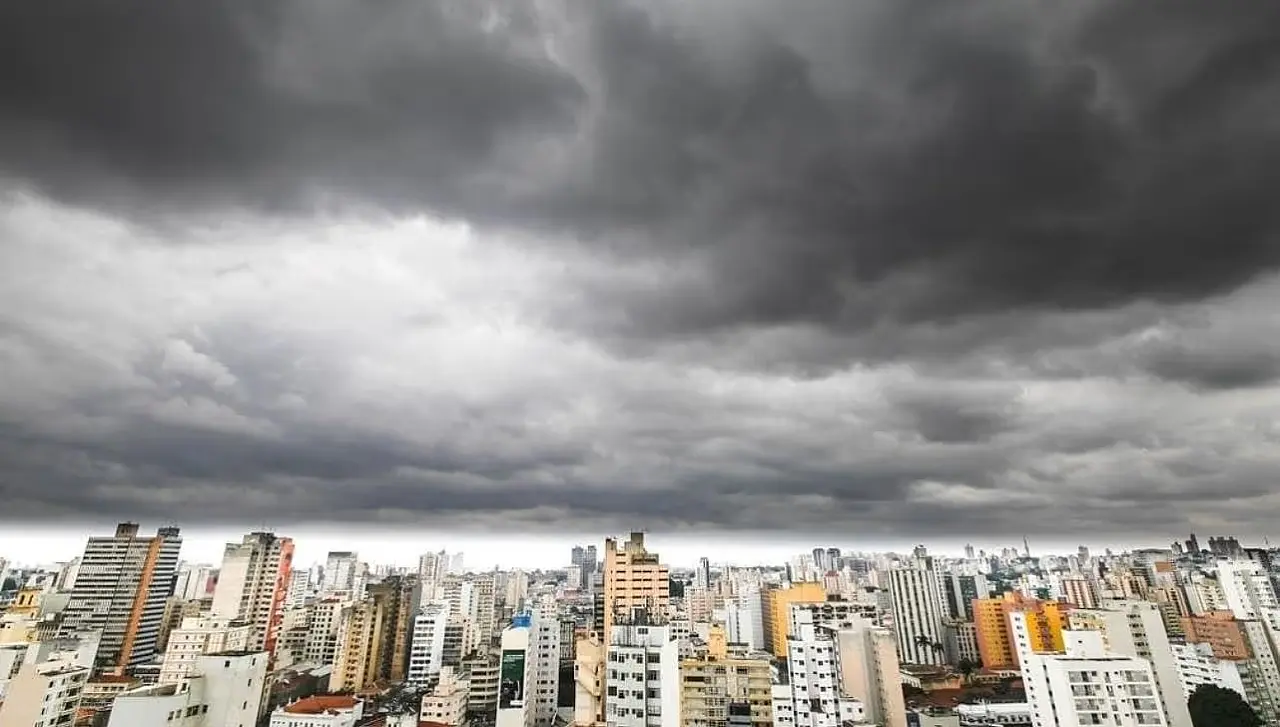 Defesa Civil alerta para ventos de até 100 km/h e chuvas intensas em São Paulo com chegada de ciclone bomba