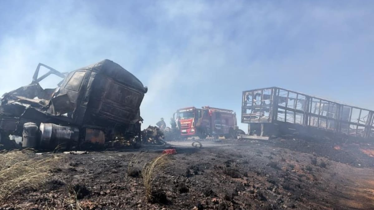 Acidente com quatro veículos e incêndio na GO-436 deixa uma pessoa morta em Cristalina