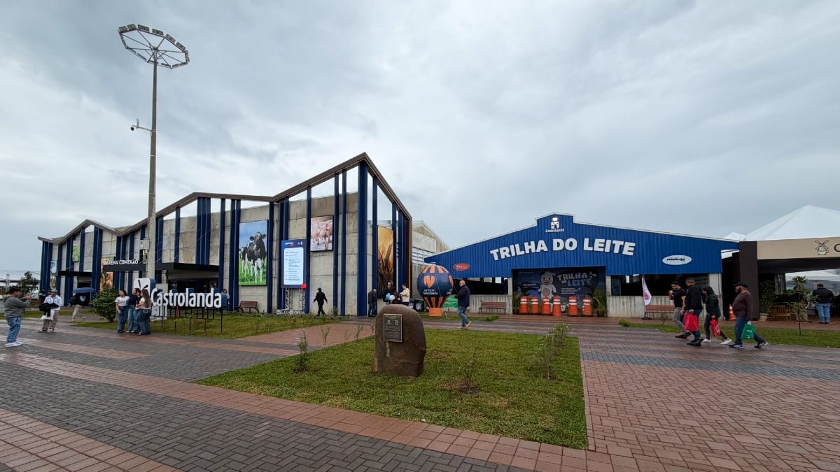 Agroleite 2026 movimenta agronegócio em Castro mesmo com previsão de chuva