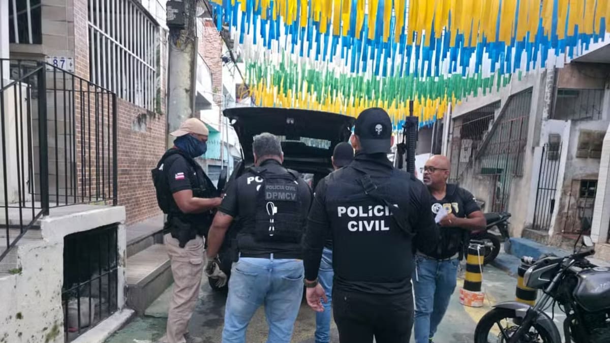 Polícia Civil prende três suspeitos de aplicar golpes contra idosos em Salvador