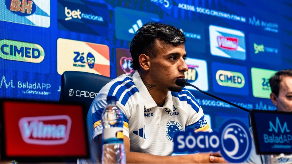 Atacante uruguaio destaca intensidade do futebol brasileiro e saudade da torcida após passagem pelo Bahia