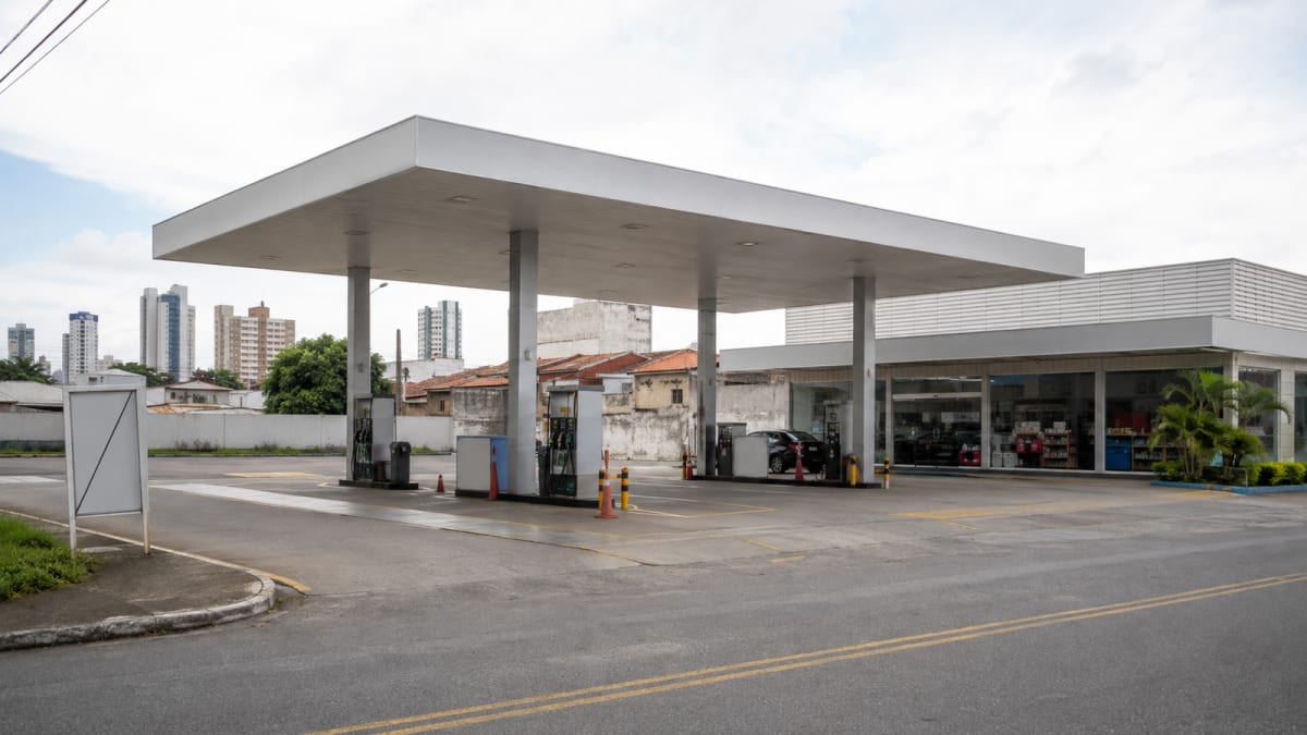 Posto de combustíveis é interditado em Florianópolis por irregularidades