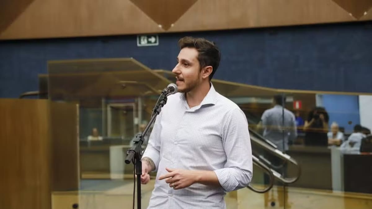 Câmara de Belo Horizonte mantém processo contra vereador Lucas Ganem por possível falta de decoro