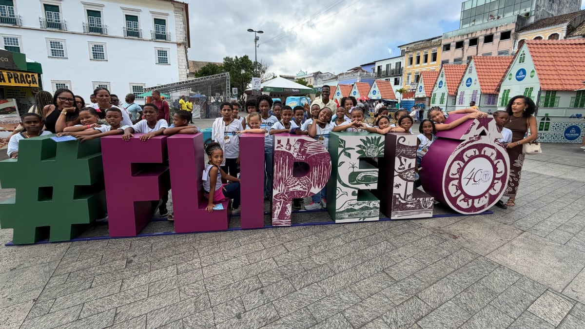 Estudantes da Rede Municipal participam de imersão cultural em Salvador e aula de campo em São Francisco do Conde