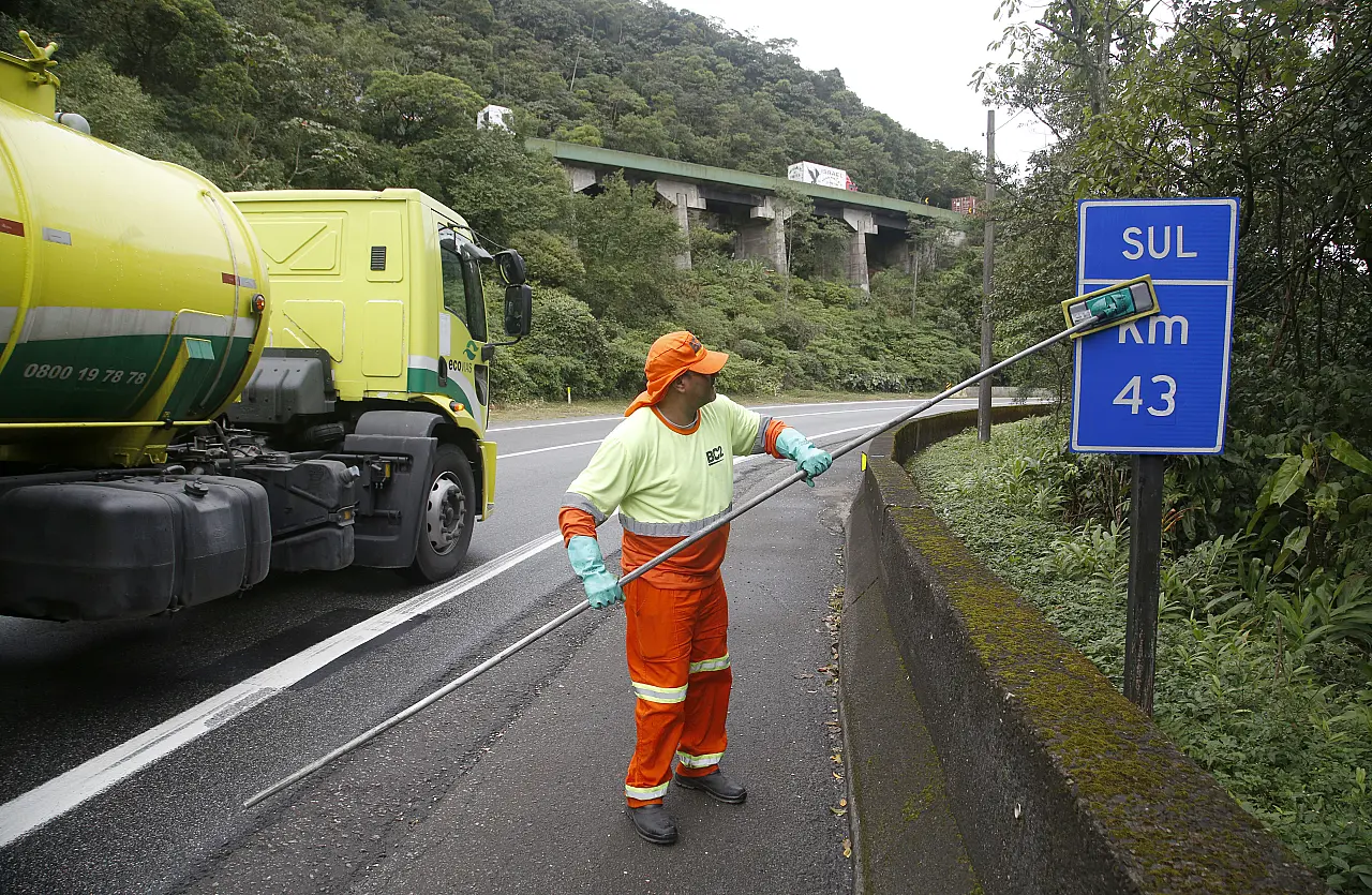 Concessionária realiza obras de manutenção nas rodovias Anchieta, Imigrantes e outras vias do sistema