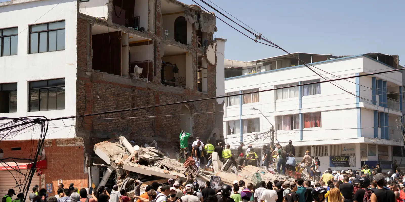 Terremoto de 7, 4 na Colômbia deixa 111 mortos e abala várias regiões