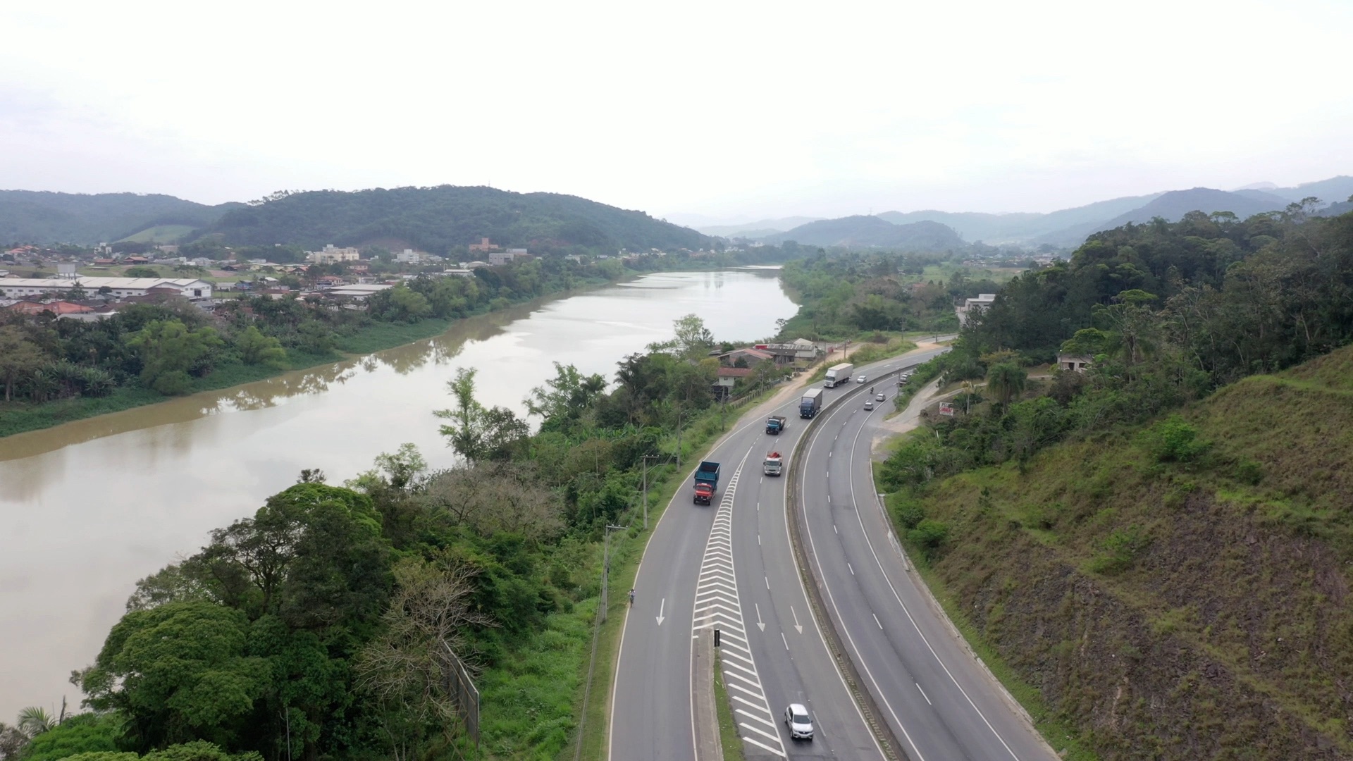 Governo federal planeja construir 12 passarelas na BR-470 em Santa Catarina