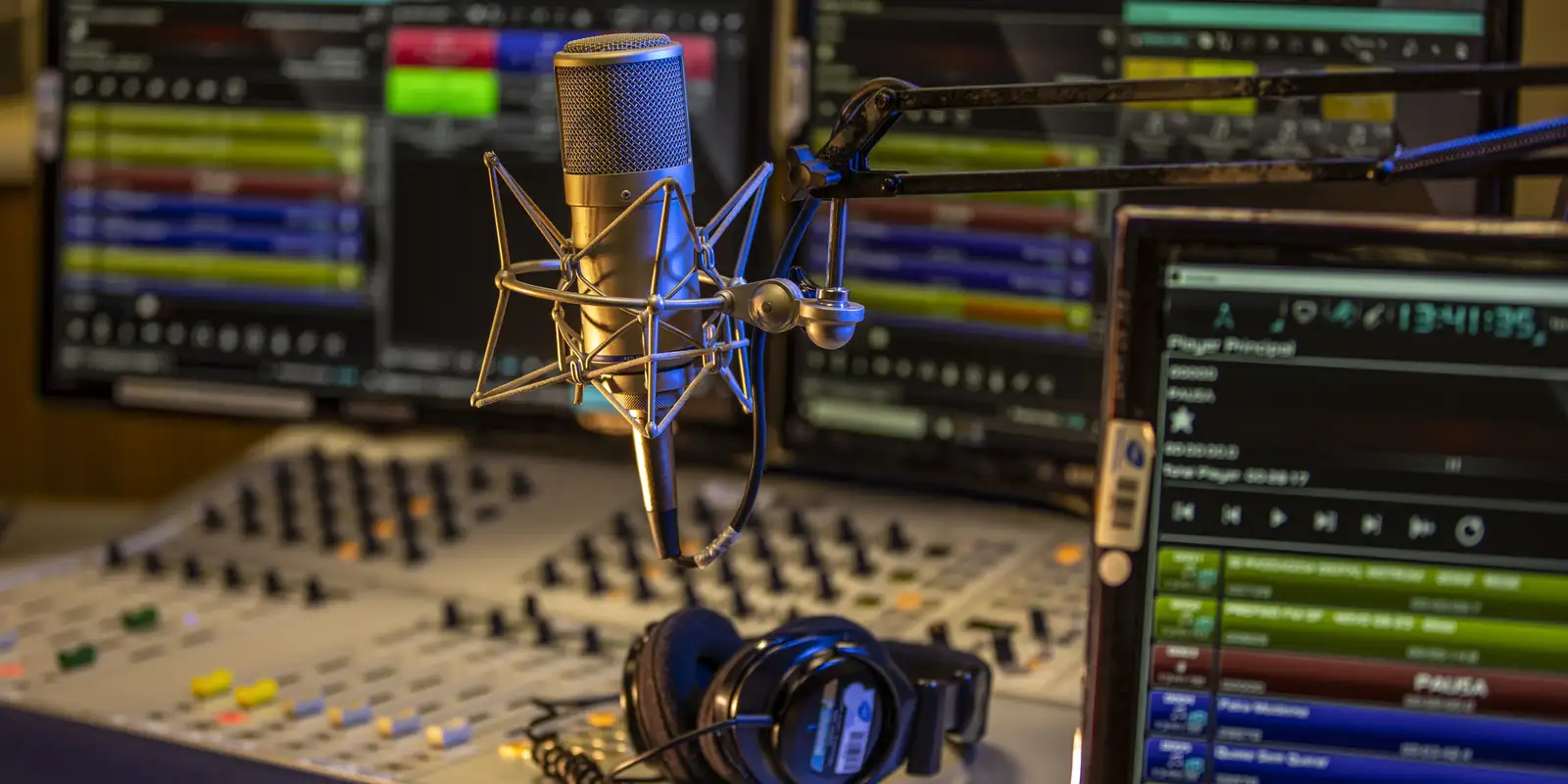 Rádios públicas da alcançam crescimento histórico em audiência