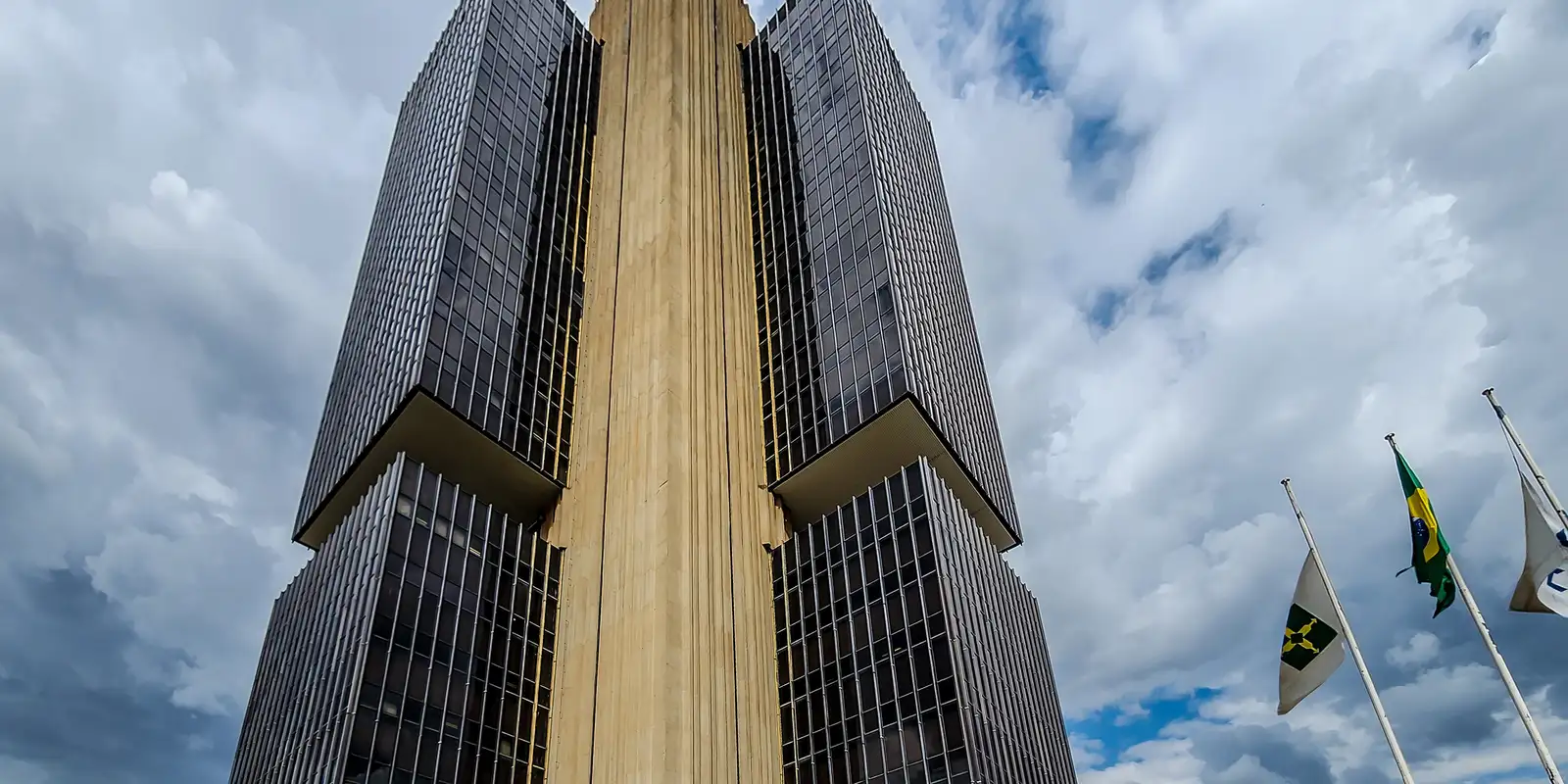 Copom mantém taxa Selic em 15% ao ano