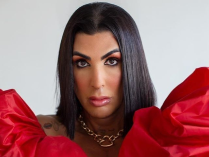 Pepita celebra 43 anos e fala sobre resistência no Brasil