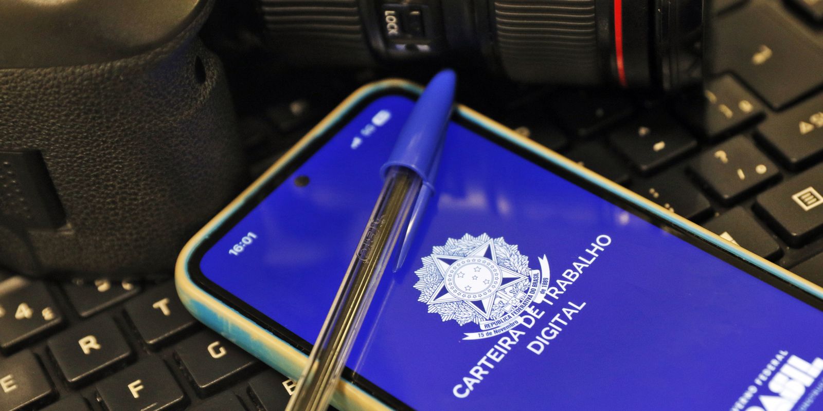 Mercado de trabalho gera 1,27 milhão de empregos formais em 2025