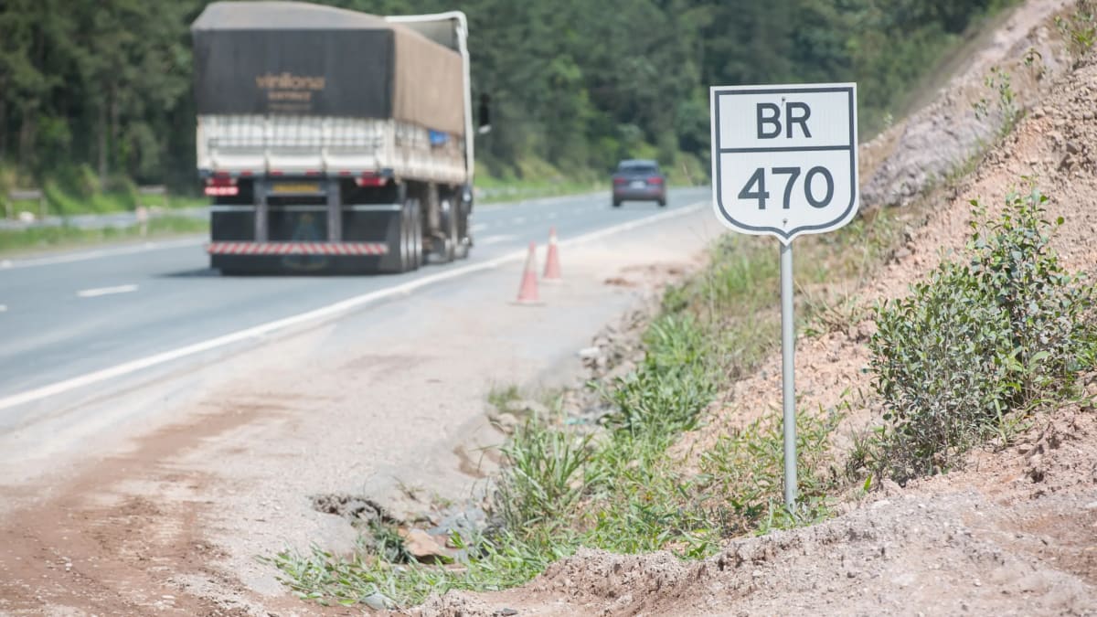 BR-470 tem estreitamento de pista em Bento Gonçalves por obras
