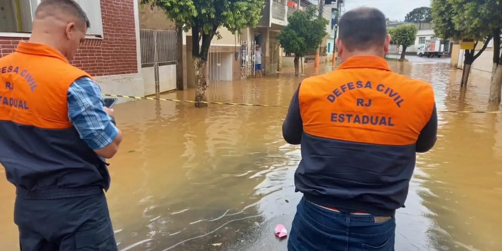 Chuvas intensas causam alagamentos e emergência no Rio de Janeiro
