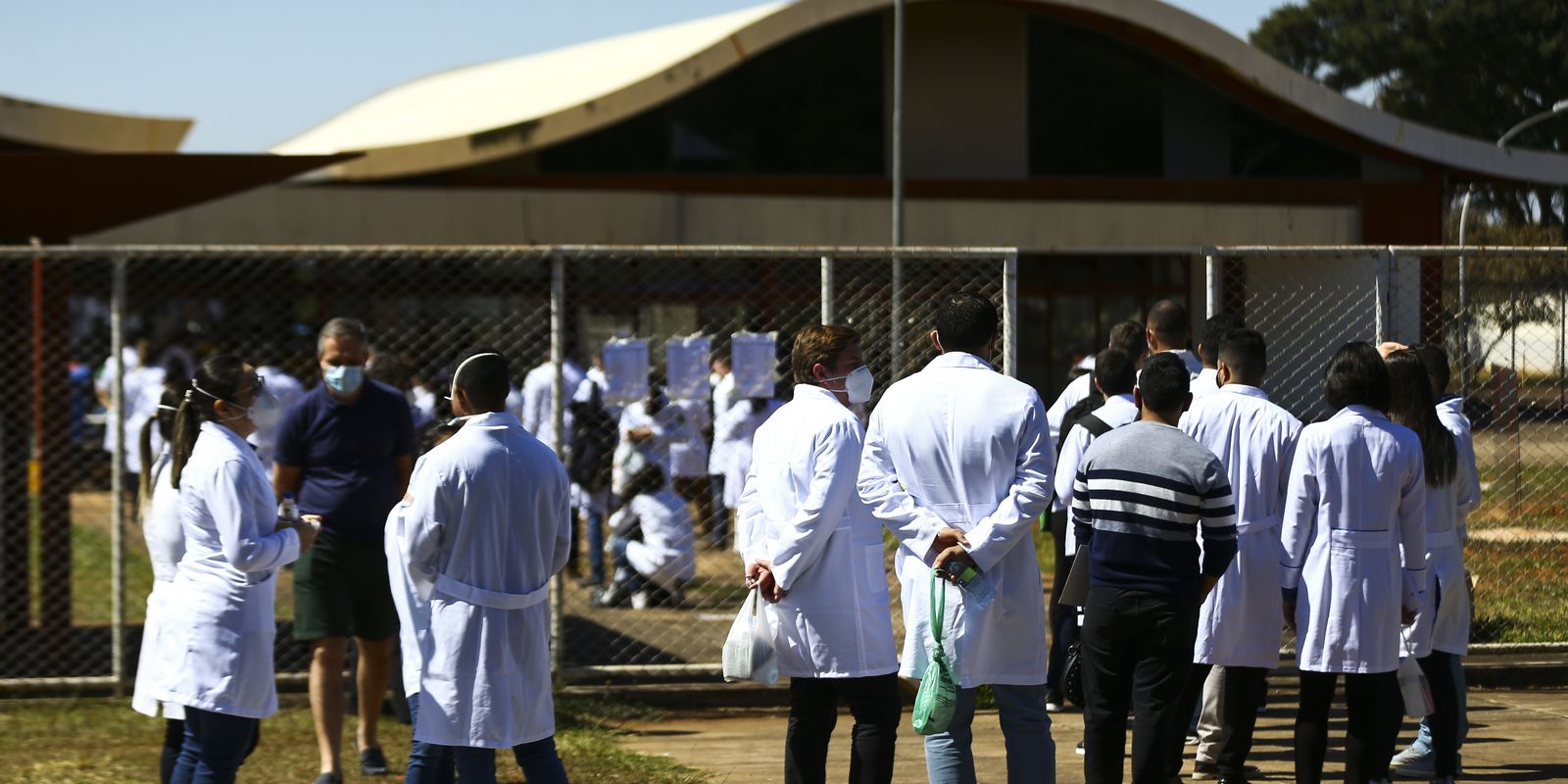 MEC revoga edital para novos cursos de medicina privados