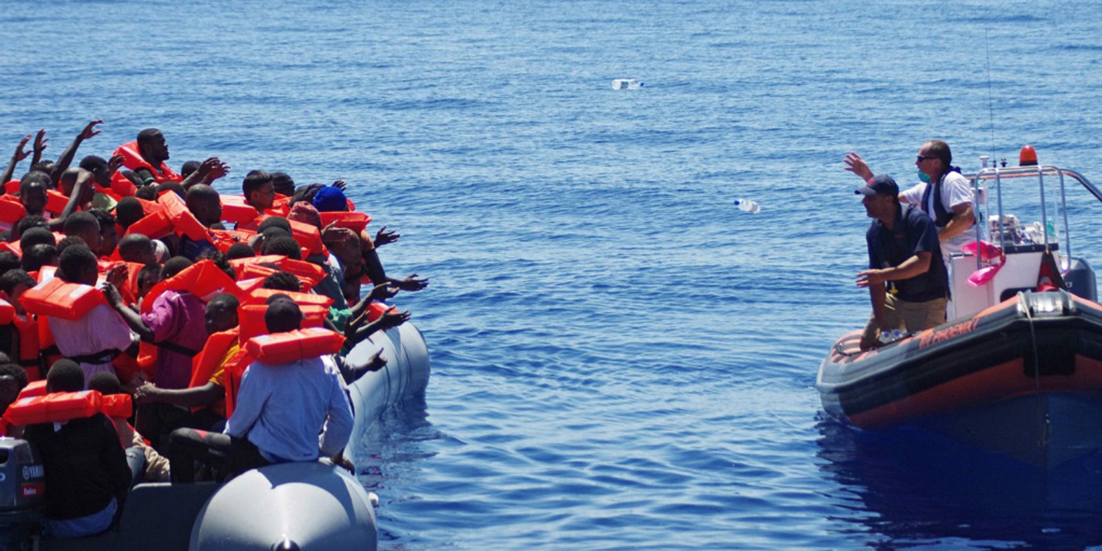 Europa aprova regras rígidas para asilo e Otan inicia missão no Ártico