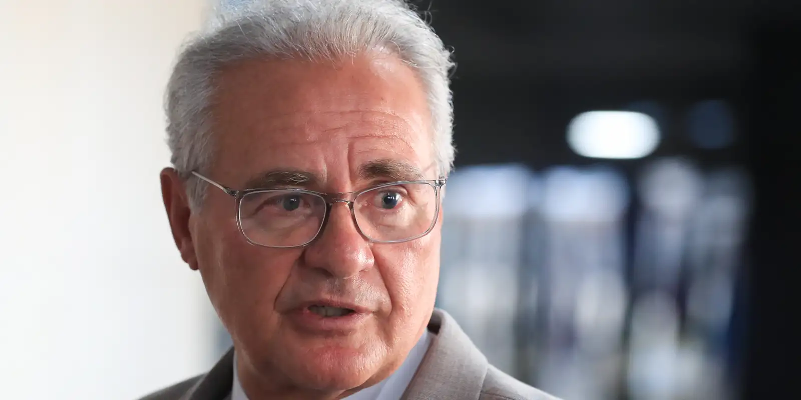 Senado quer acesso a investigação sobre fraudes no Banco Master