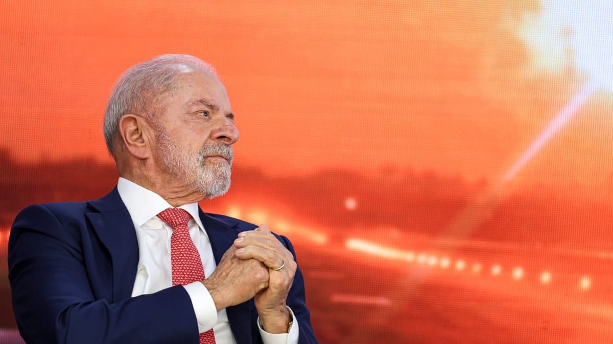 Lula lidera corrida presidencial para 2026 com Flávio Bolsonaro como principal adversário