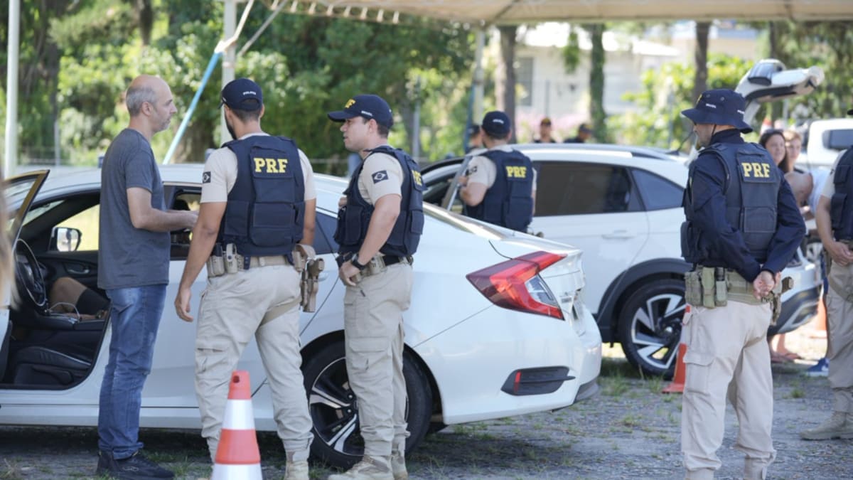 PRF reforça fiscalização nas BRs de Santa Catarina durante o Carnaval