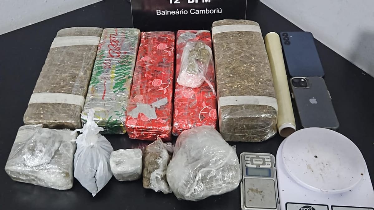 Polícia Militar prende quatro por tráfico e apreende munições em Balneário Camboriú e Camboriú