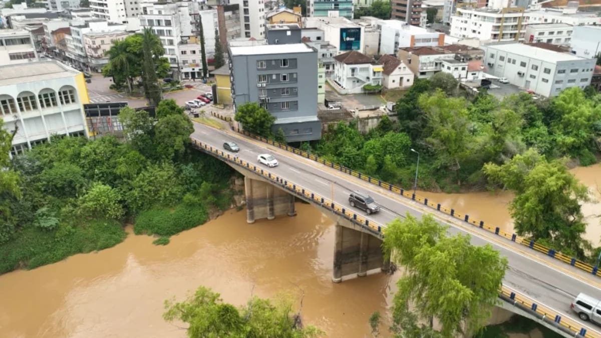 Acesso à ponte Curt Hering pela rua Carlos Gomes terá bloqueio em Rio do Sul
