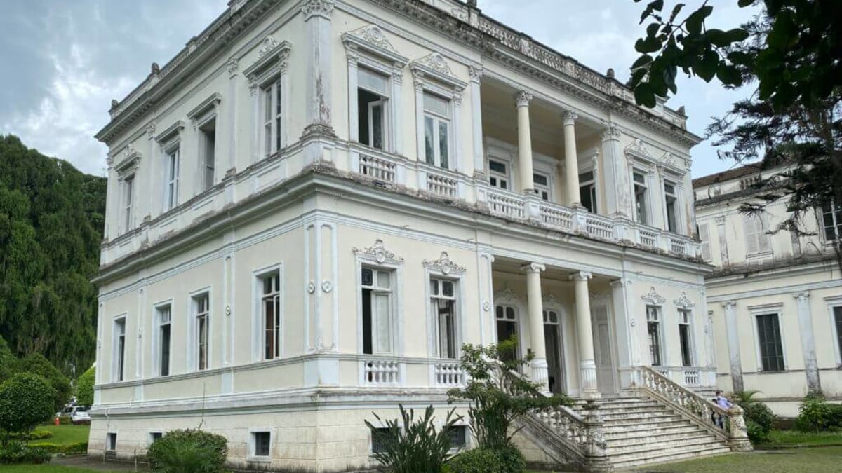 Prefeitura de Petrópolis tem 10 dias para apresentar cronograma de compra de material escolar