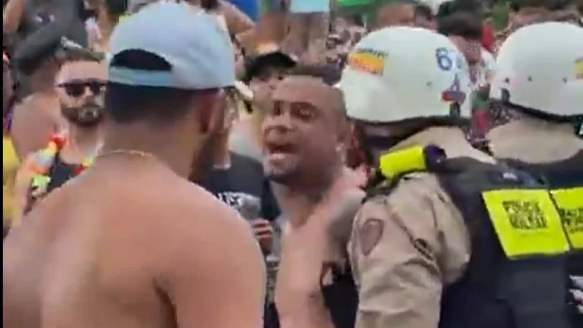 Jogador Bryan Garcia é detido após confusão em desfile de bloco na Pampulha, BH
