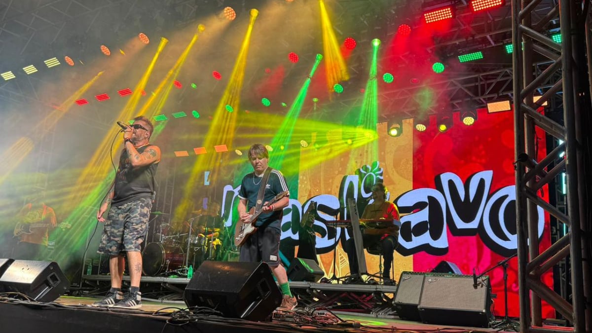 Show da banda Maskavo movimenta 4º dia de Carnaval em Itapema